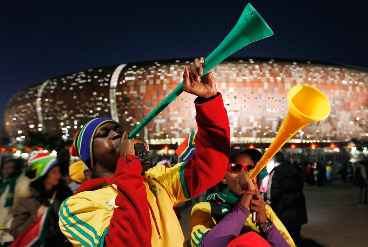 2010-vuvuzelas.jpg